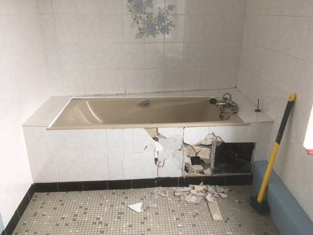 Remplacement d'une baignoire par douche sécurisée pour sénior à Villefontaine, Isère (38)