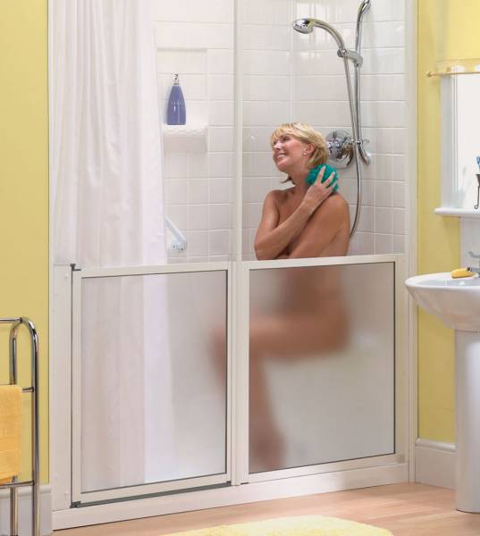 Remplacement baignoire par douche sécurisée senior