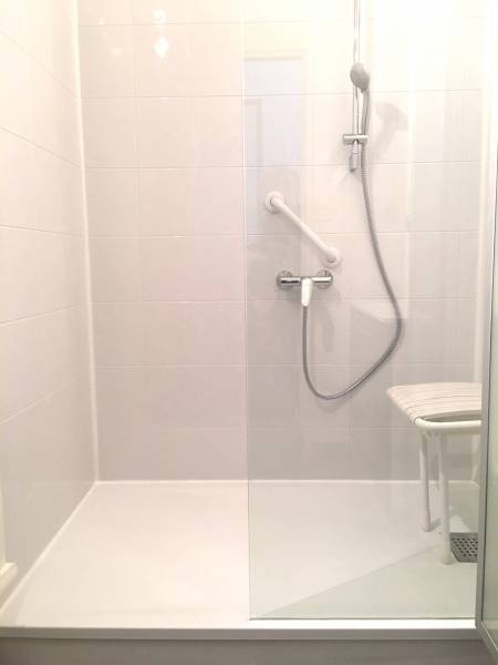 Remplacement baignoire par douche senior